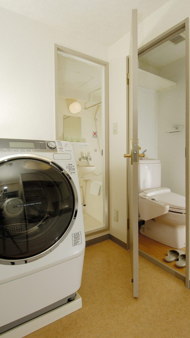 洗濯機、トイレの写真