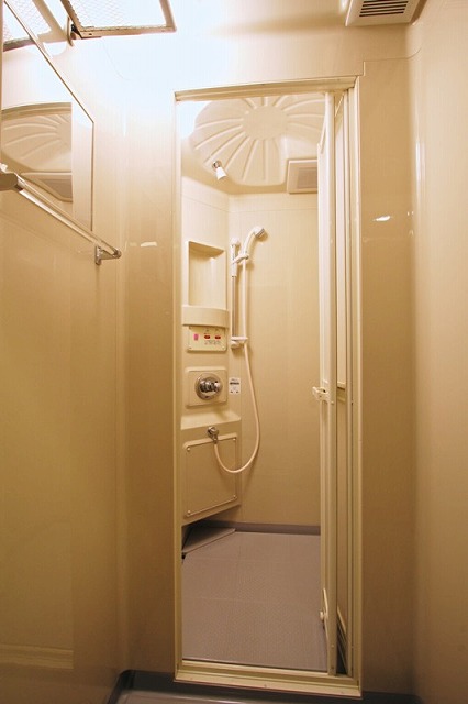 シャワールーム（無料）