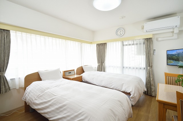 居室・ベッド2台