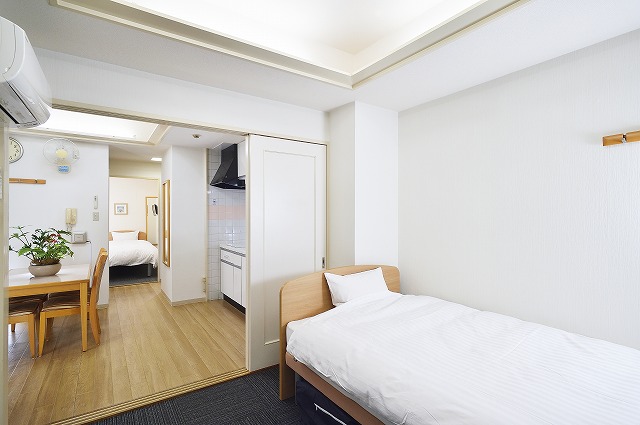 寝室・ベッド1台